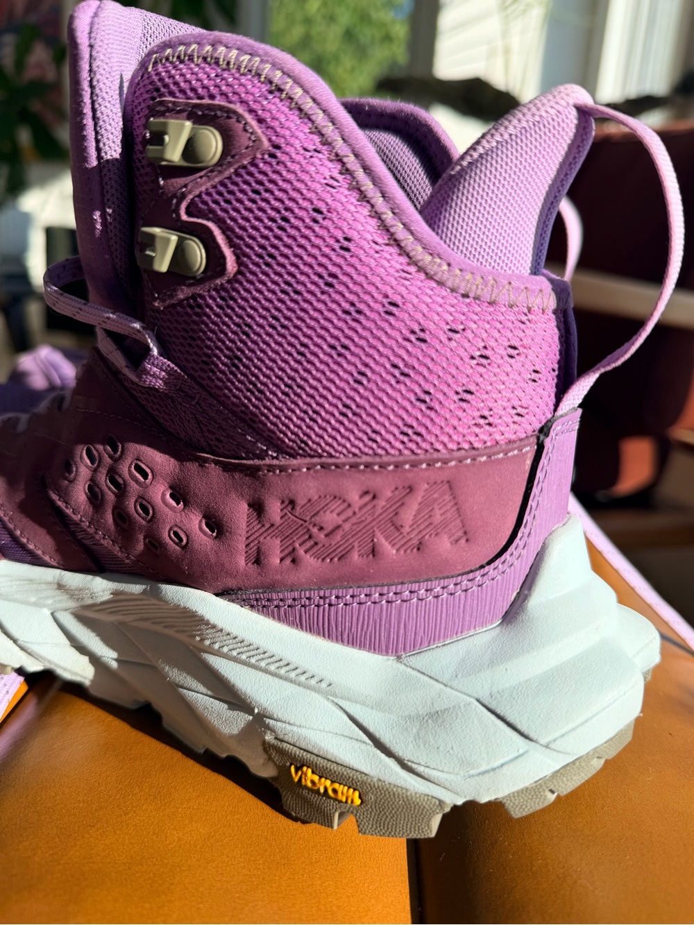 NEW HOKA Women's Anacapa Breeze Mid hiking boot